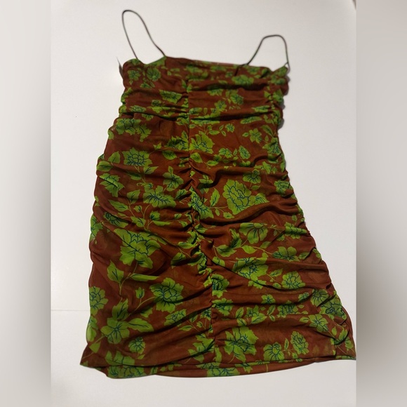 NWT Bec & Bridge Ruched Floral
Blossom Mini Dress in Brown/ Green Sz 8 - Picture 6 of 6